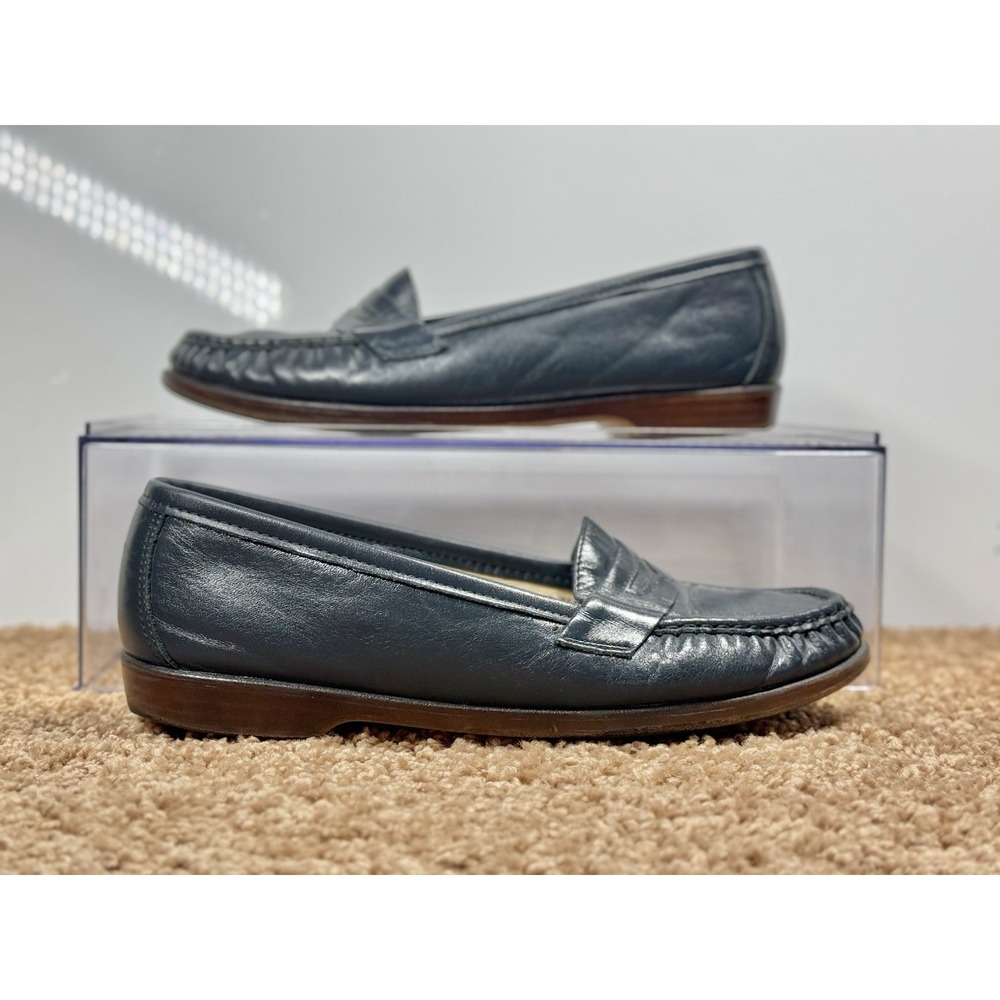 SAS Shoes Women 7.5 Penny Loafer Navy Blue Leather Tripad Comfort Slip On Preppy